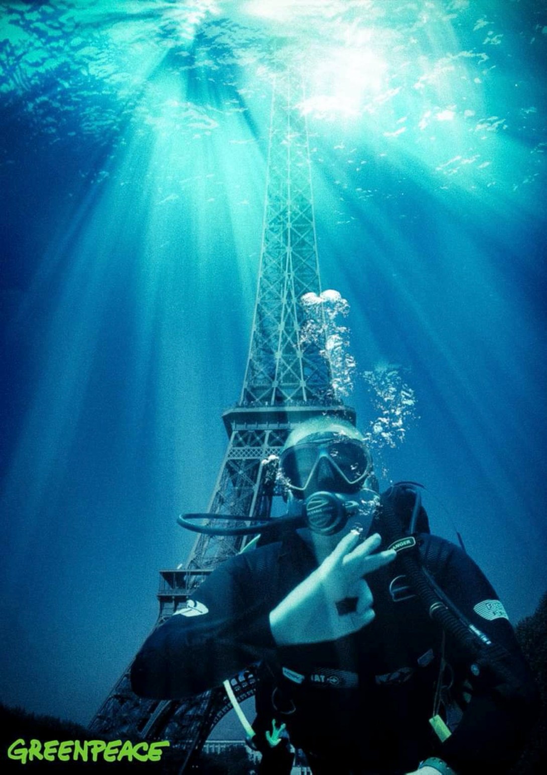 GREENPEACE EIFFEL TOWER
